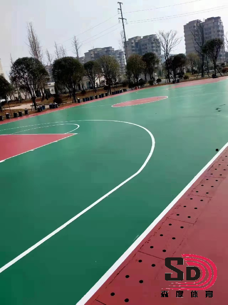 硅PU球場有裂紋怎么辦